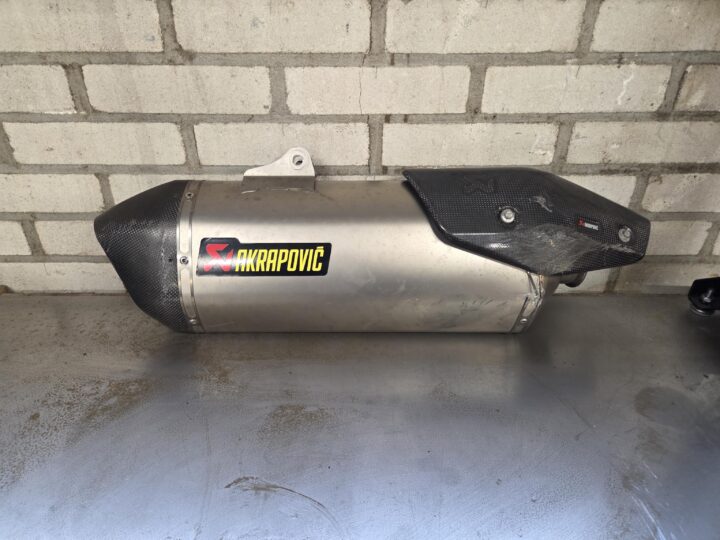 KTM 1290 super adventure s uitlaatdemper akrapovic