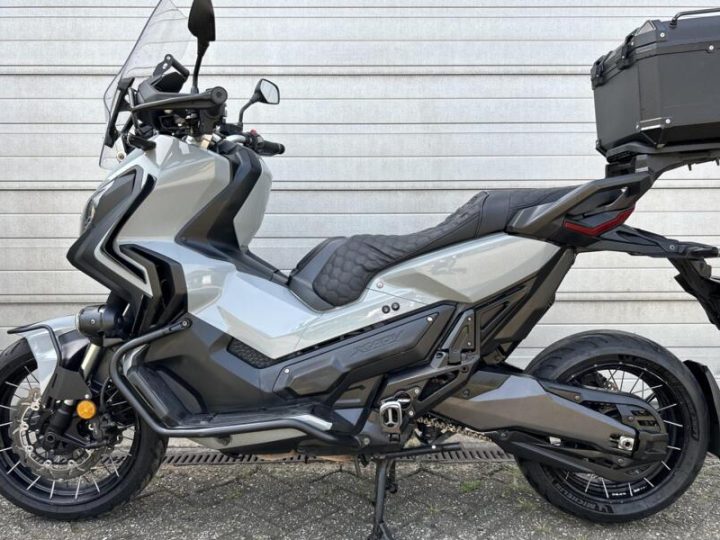 Foto van Honda X-ADV 750 Nardo Grey Full Option AKRAPOVIC 2019 A2 mog