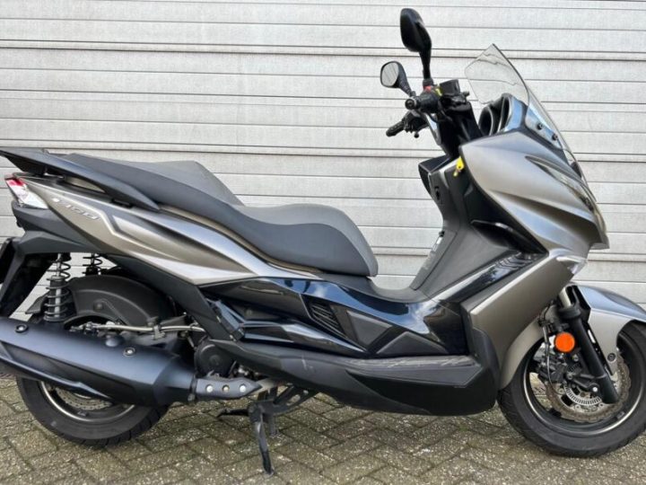 Foto van Kawasaki J300 SE ABS 2020 TOPSTAAT A2 35kw AUTOMAAT