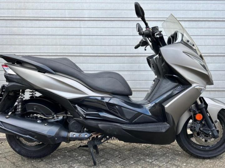Foto van Kawasaki J 300 ABS 2017 A2 TOPSTAAT AUTOMAAT