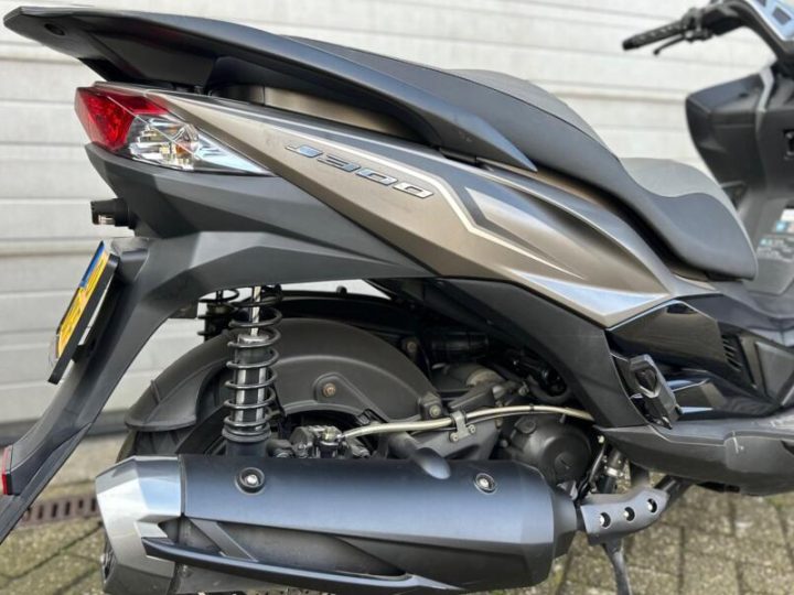 Foto van Kawasaki J300 SE ABS 2020 TOPSTAAT A2 35kw AUTOMAAT