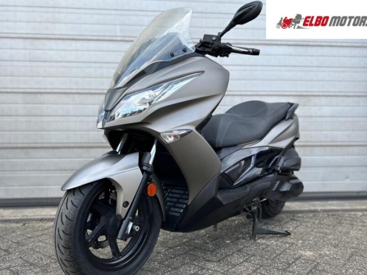 Foto van Kawasaki J 300 ABS 2017 A2 TOPSTAAT AUTOMAAT