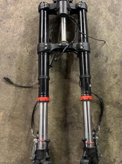 Voorvork KTM ADVENTURE 890 790 KROONPLATEN REMKLAUWEN