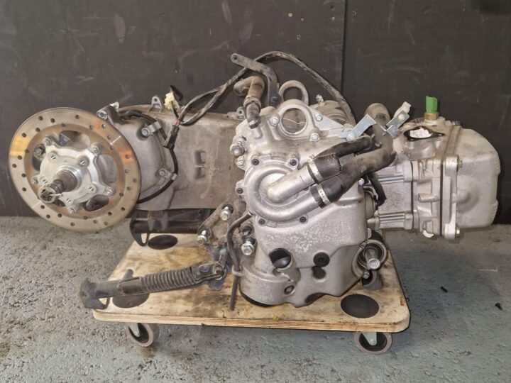 MOTORBLOK PIAGGIO MP3 400 2009 T/M 2014 NETTE STAAT