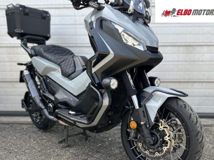 Foto van Honda X-ADV 750 Nardo Grey Full Option AKRAPOVIC 2019 A2 mog