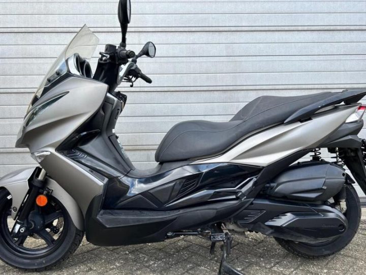 Foto van Kawasaki J 300 ABS 2017 A2 TOPSTAAT AUTOMAAT
