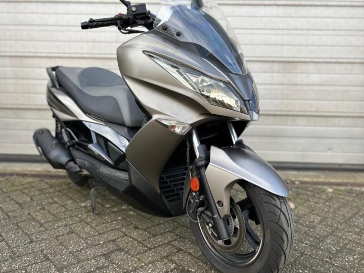 Foto van Kawasaki J300 SE ABS 2020 TOPSTAAT A2 35kw AUTOMAAT