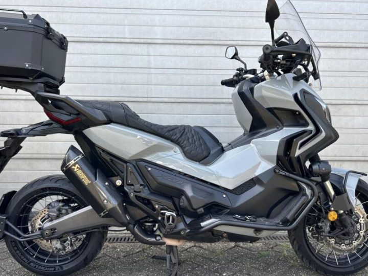 Foto van Honda X-ADV 750 Nardo Grey Full Option AKRAPOVIC 2019 A2 mog