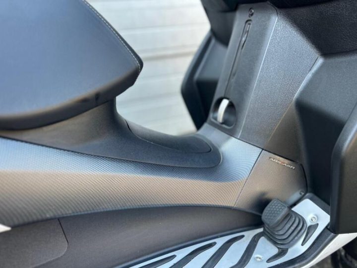 Foto van Piaggio MP3 400 LT HPE Sport 2022 WIT Autorijbws Garantie