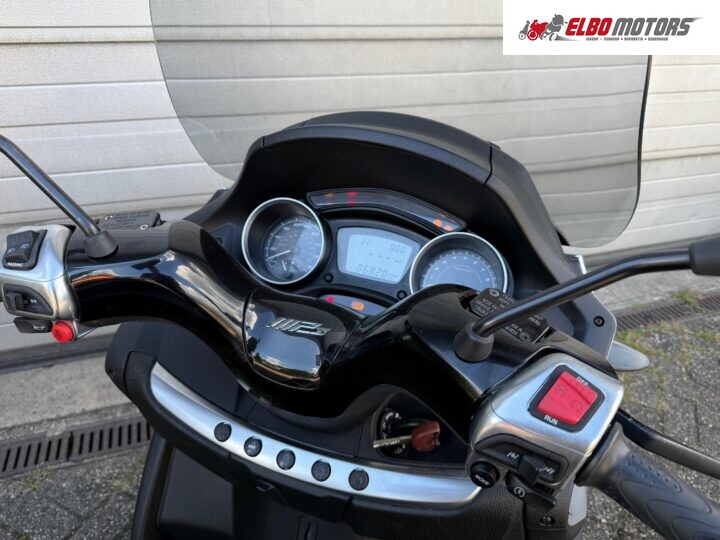 Foto van Piaggio MP3 500 LT Sport ABS 2016 GRIJS GARANTIE AUTORIJBWS