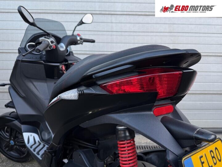 Foto van Piaggio MP3 300 LT HPE Sport 2021 Zwart Autorijbws Garantie