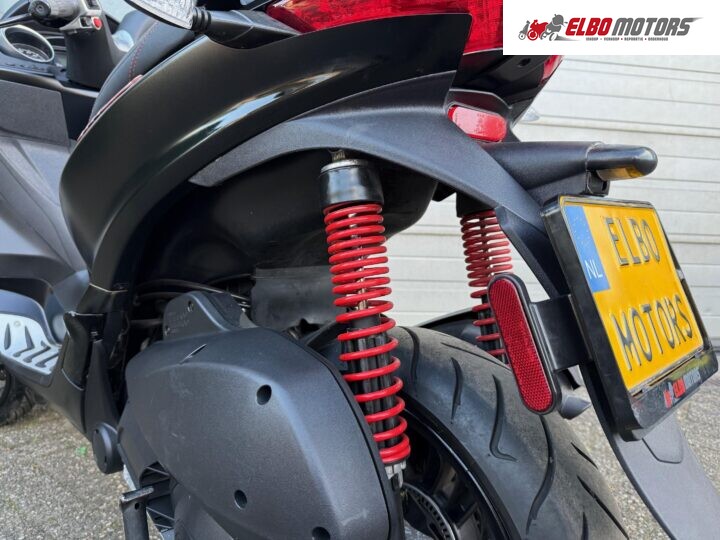 Foto van Piaggio MP3 300 LT HPE Sport 2021 Zwart Autorijbws Garantie